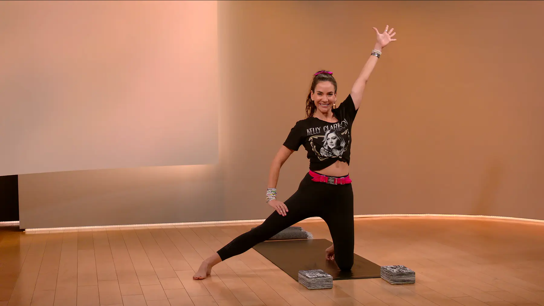 30 min Kelly Clarkson Yoga Flow