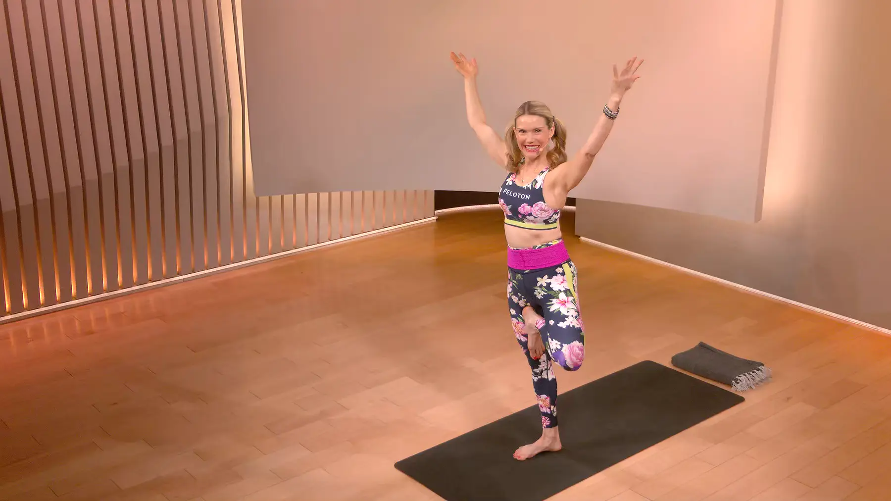 20 min Fit Family Flow: Mother's Day