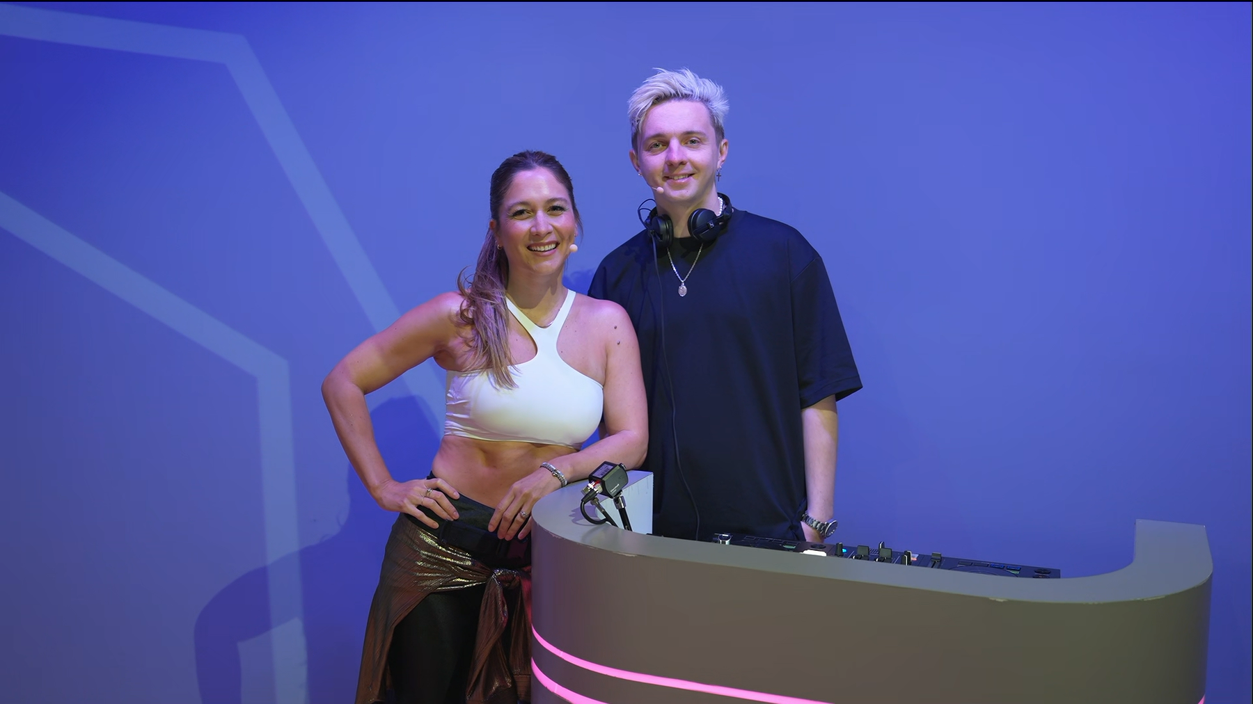 20 min Live DJ Dance Cardio: Armada