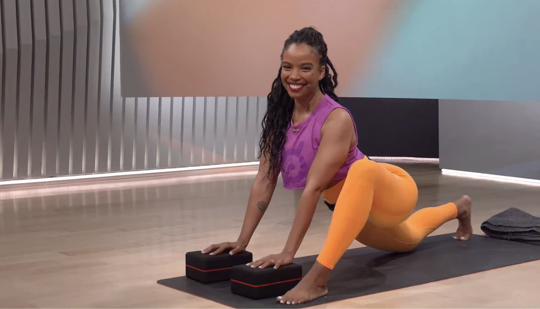 30 Min 90s Rock Yoga Flow - Chelsea Jackson Roberts