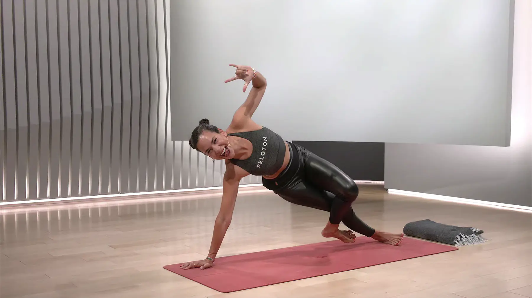 45 min 90s Rock Power Yoga