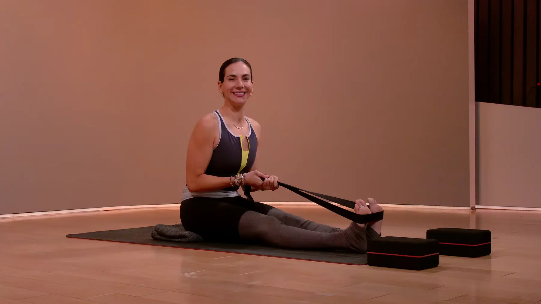 20 min Focus Flow: Hamstrings