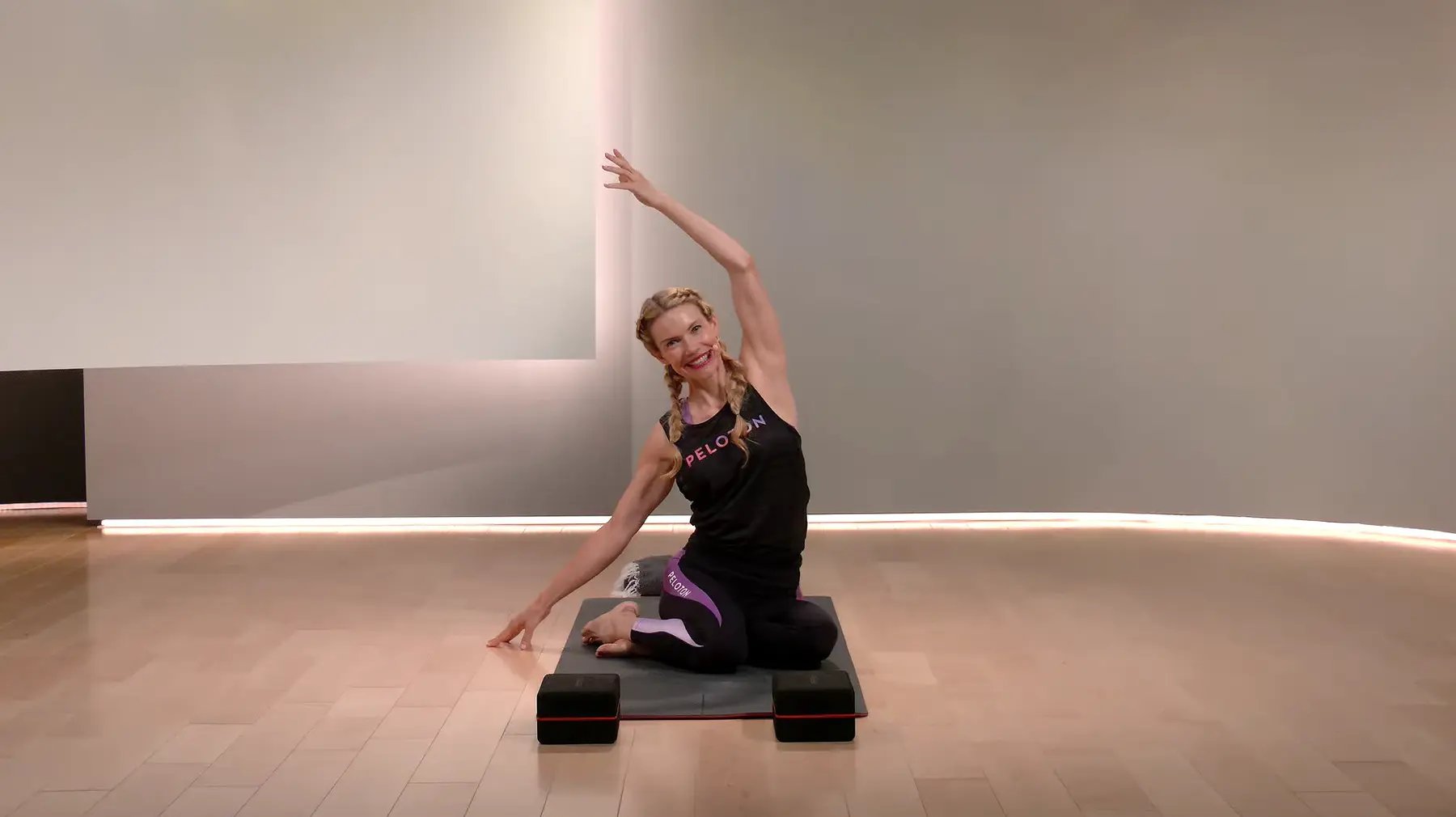 30 min Postnatal Yoga Flow