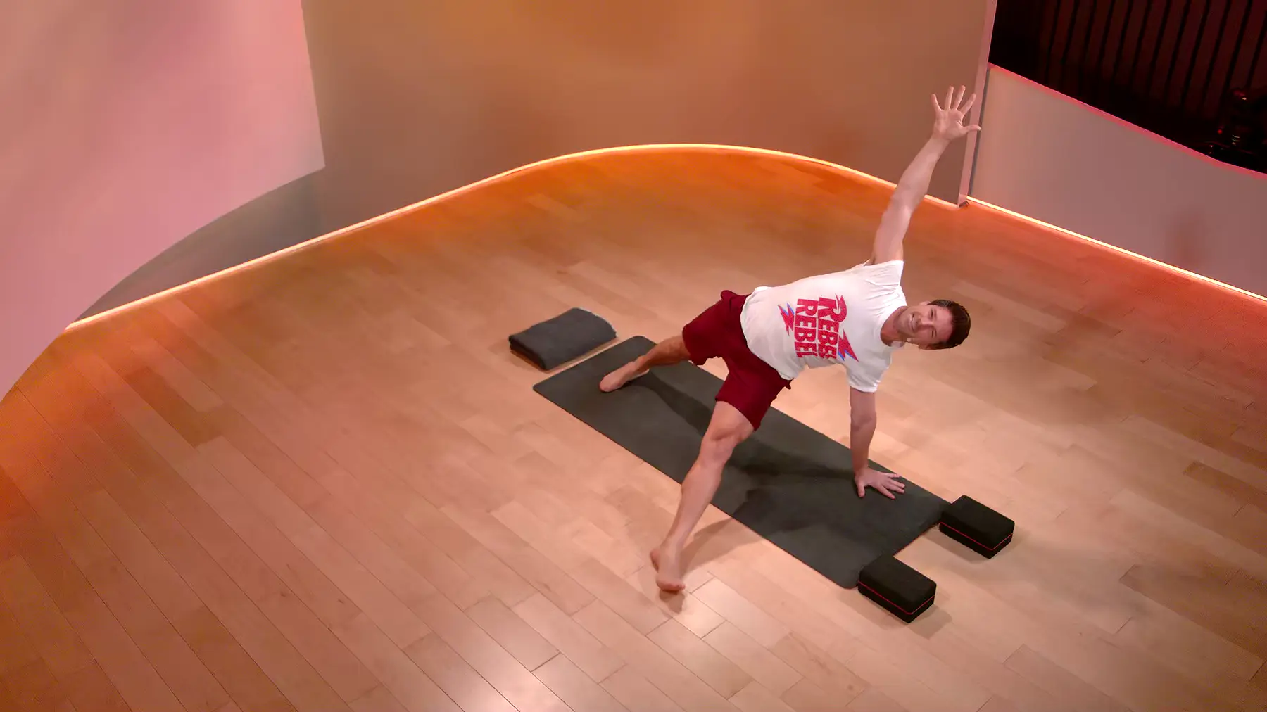 30 min David Bowie Yoga Flow