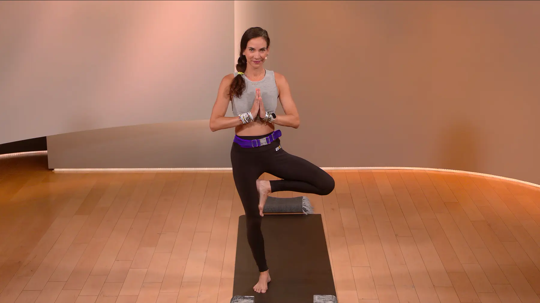 20 min Grounded Yoga Flow
