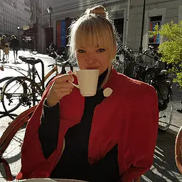 Erin Bunch Author Headshot