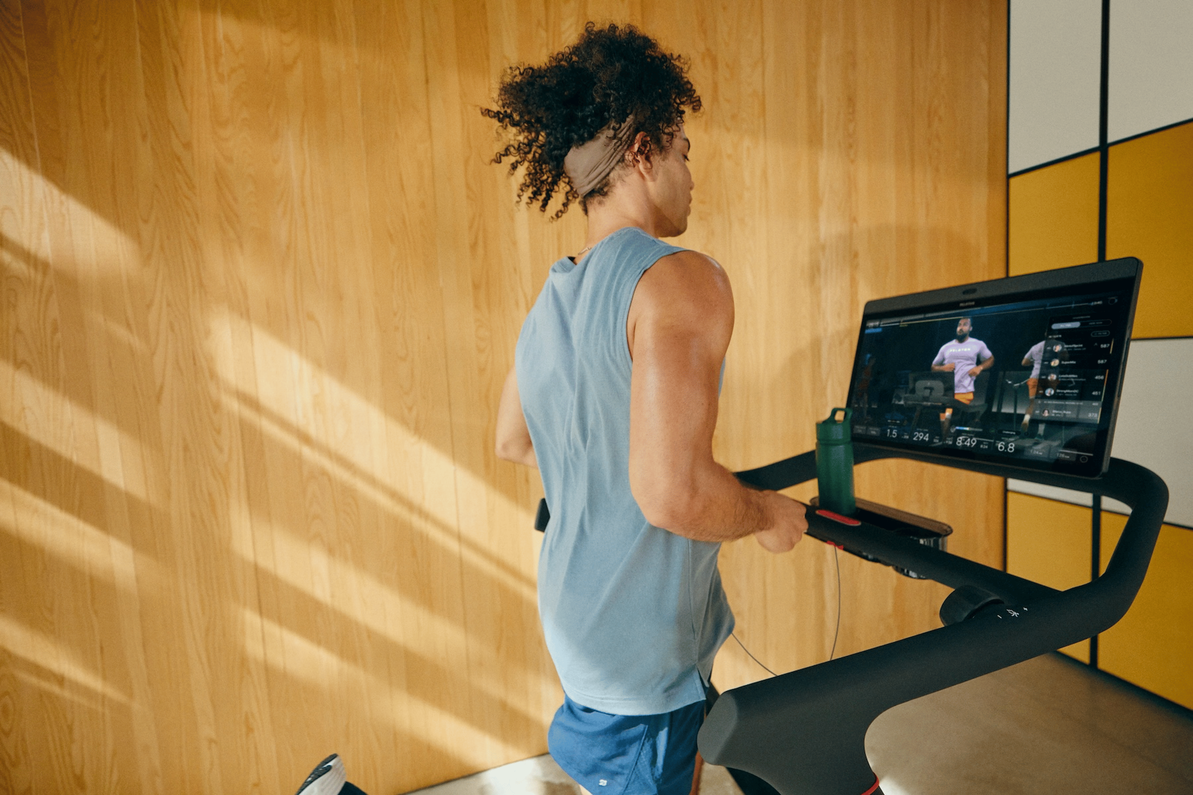 taking a Peloton treadmill class