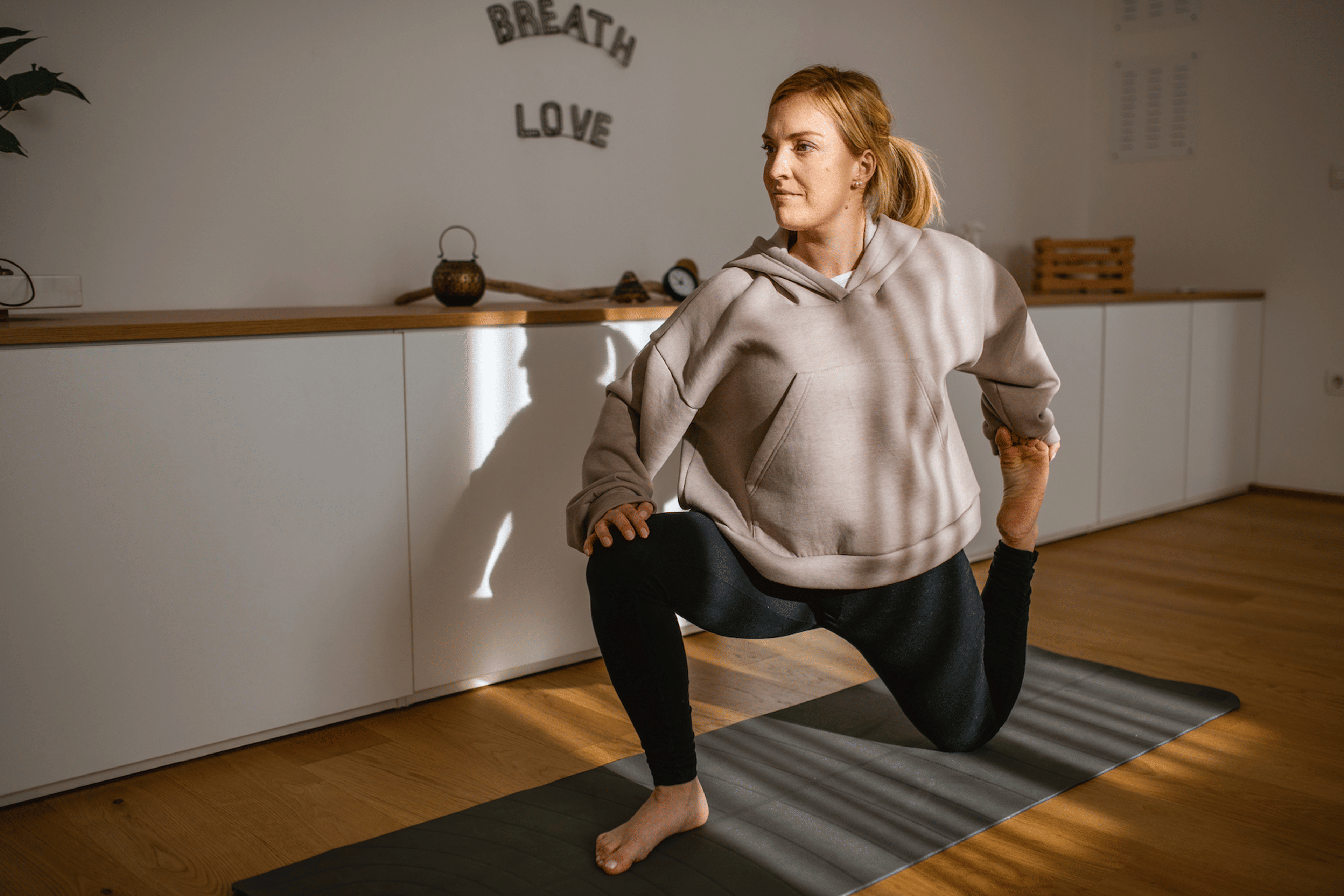 low lunge quad stretch