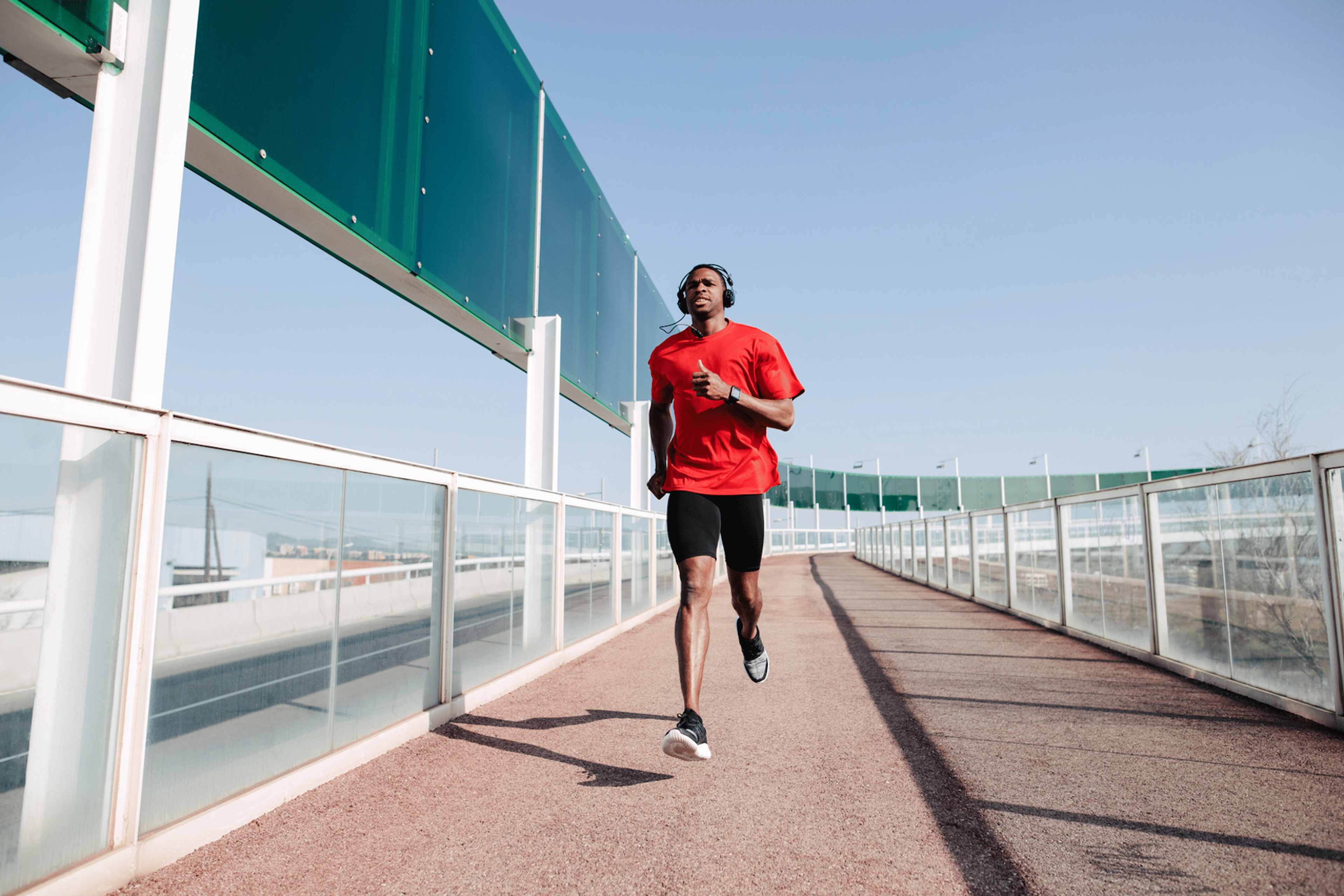 Man does a Fartlek run while running outside