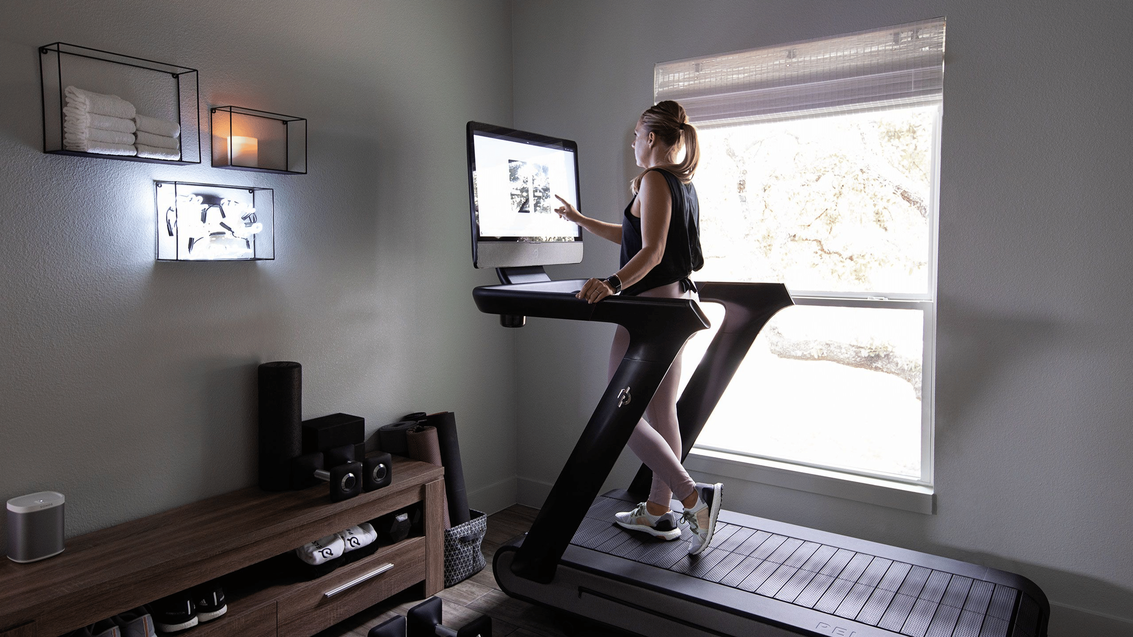 img-1-Here’s Exactly Why The Peloton Tread is The Best Gift for Athletes